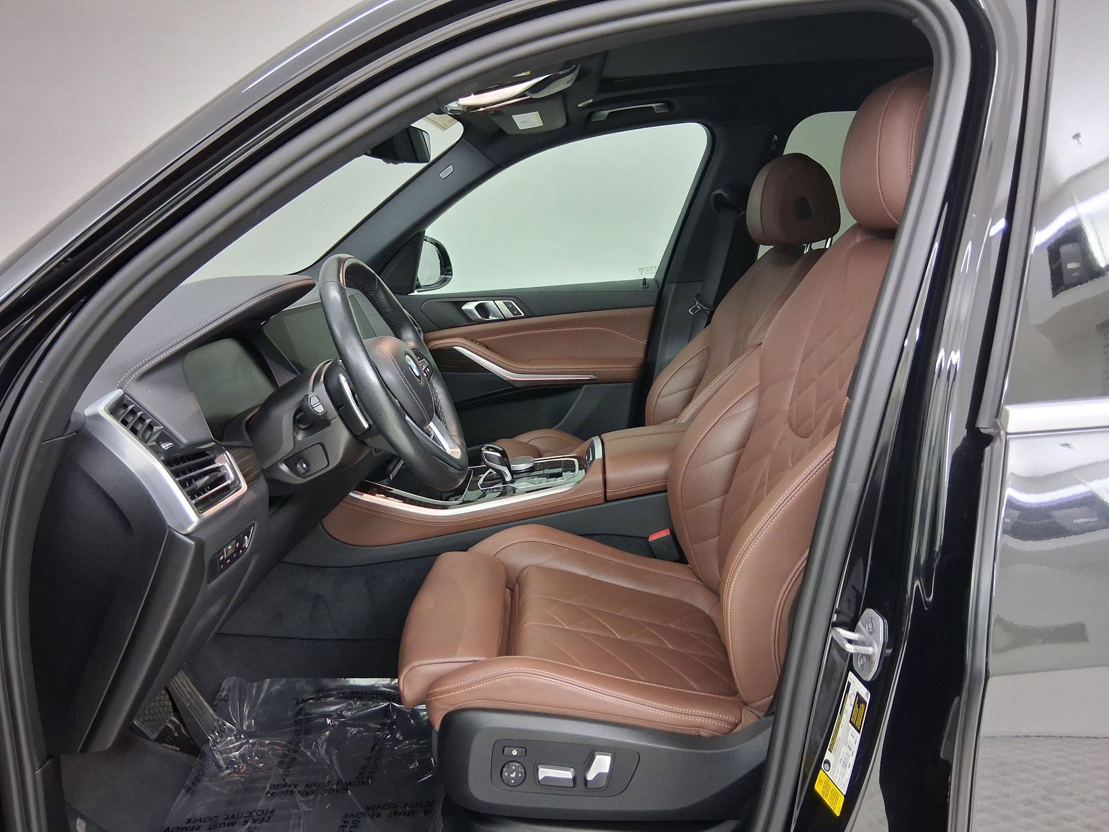 Used 2023 BMW X5 sDrive40i w/ Climate Comfort Package image 3