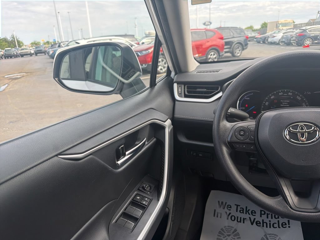 Used 2023 Toyota RAV4 XLE AWD/4WD image 18