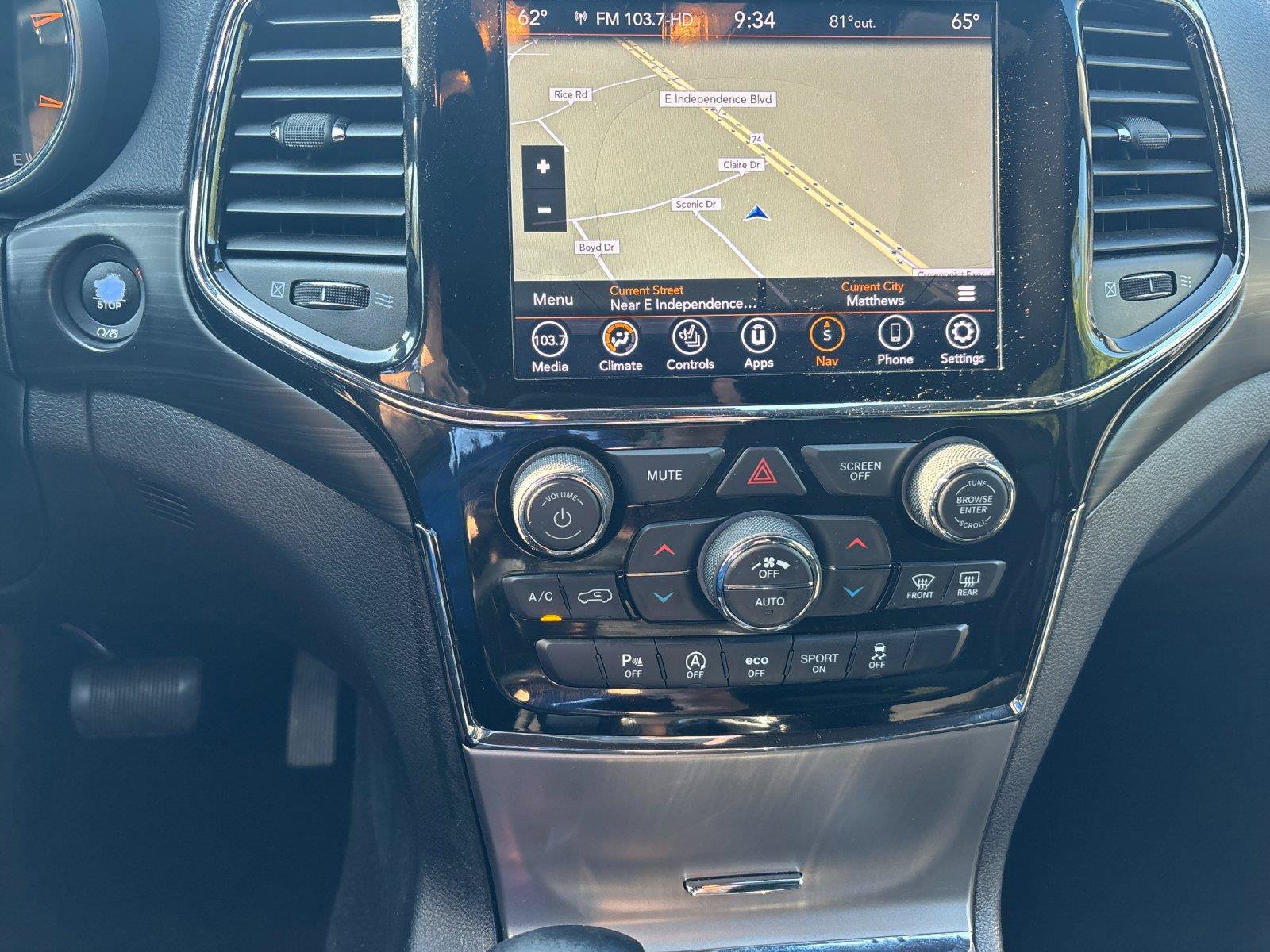 Used 2020 Jeep Grand Cherokee Altitude AWD/4WD image 29
