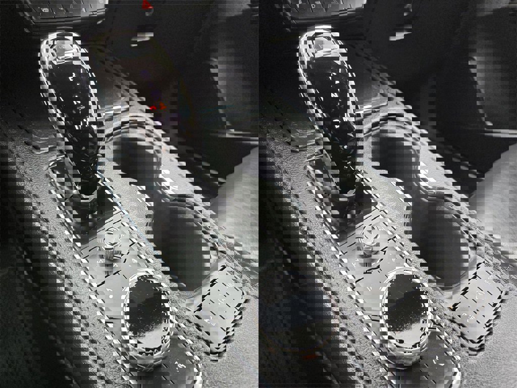 Used 2021 Cadillac XT4 Premium Luxury w/ Cold Weather Package image 14