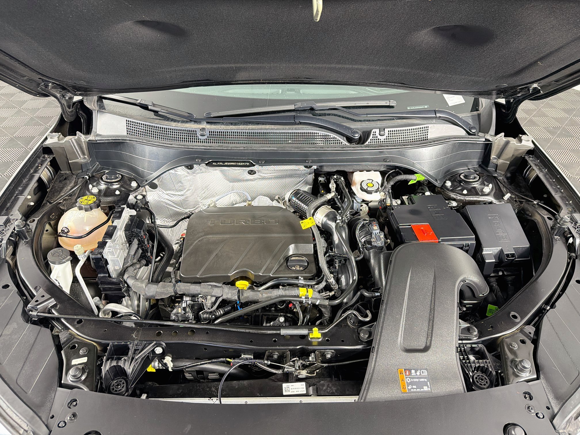 Used 2024 Chevrolet Trax RS w/ Sunroof Package FWD image 35