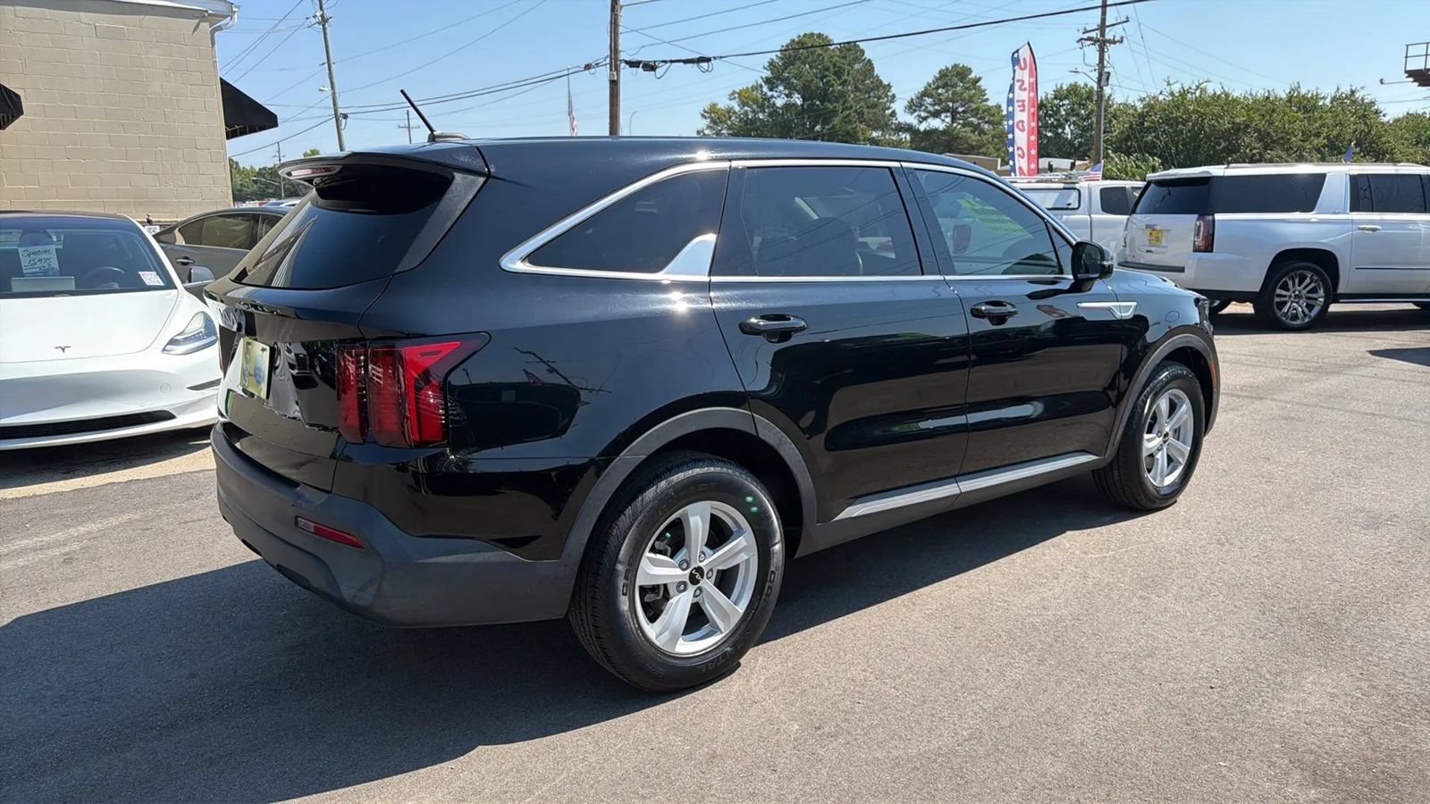 Used 2023 Kia Sorento LX FWD image 5