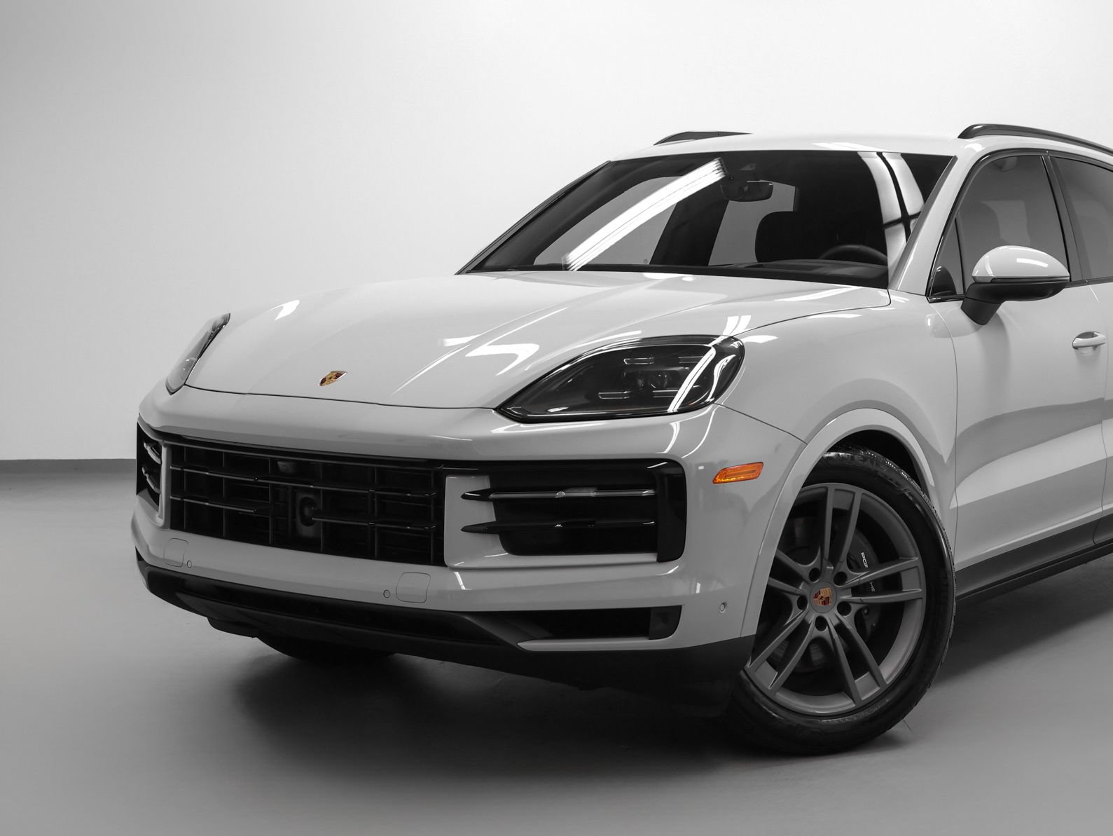 Certified 2025 Porsche Cayenne AWD/4WD image 7