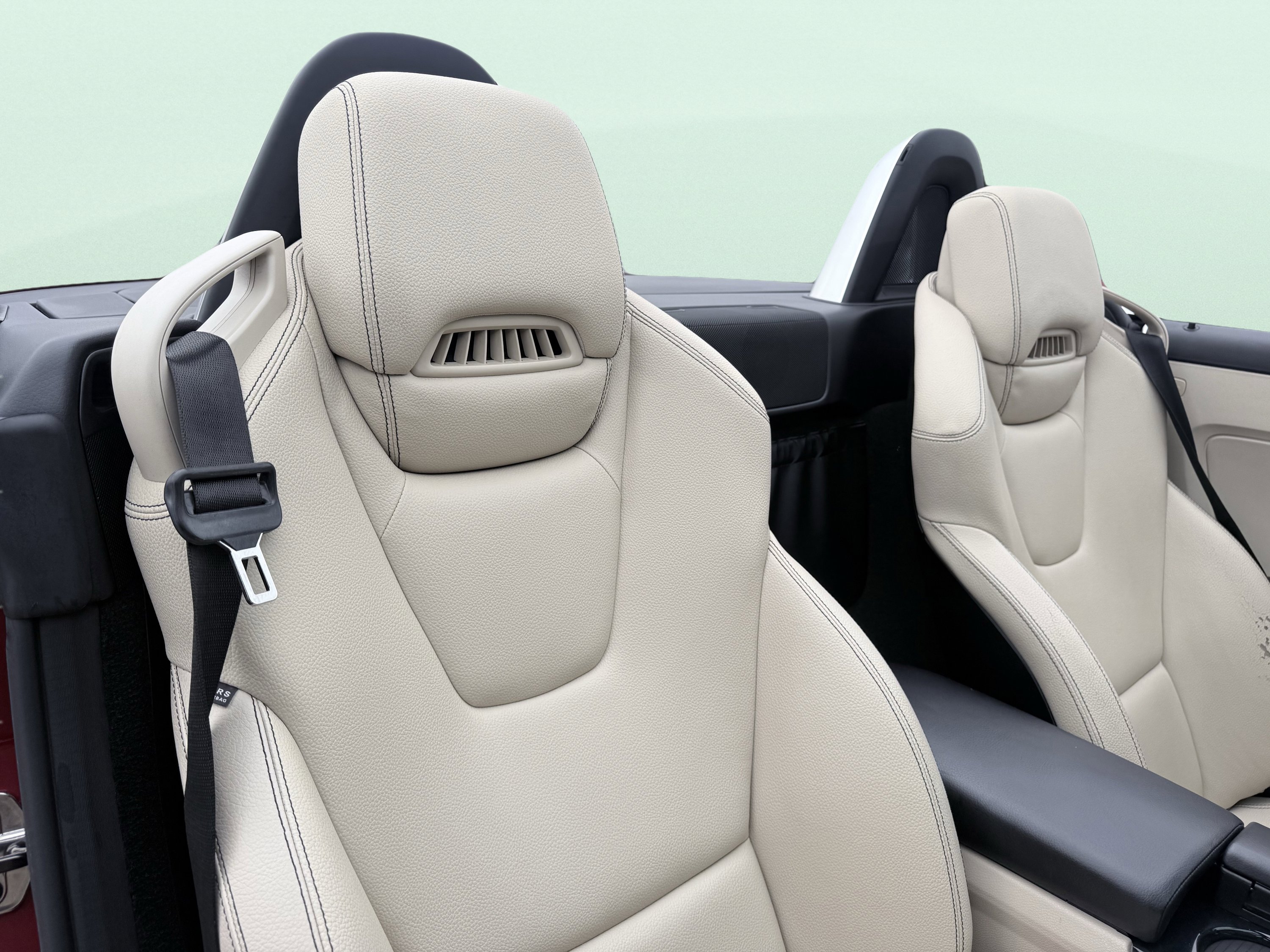 Used 2020 Mercedes-Benz SLC 300 w/ Premium Package image 37