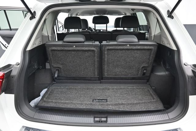 Used 2023 Volkswagen Tiguan SE FWD image 31