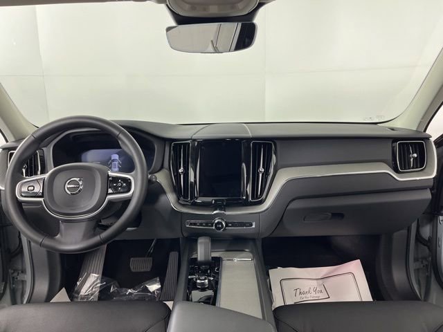 Used 2025 Volvo XC60 B5 Plus image 38