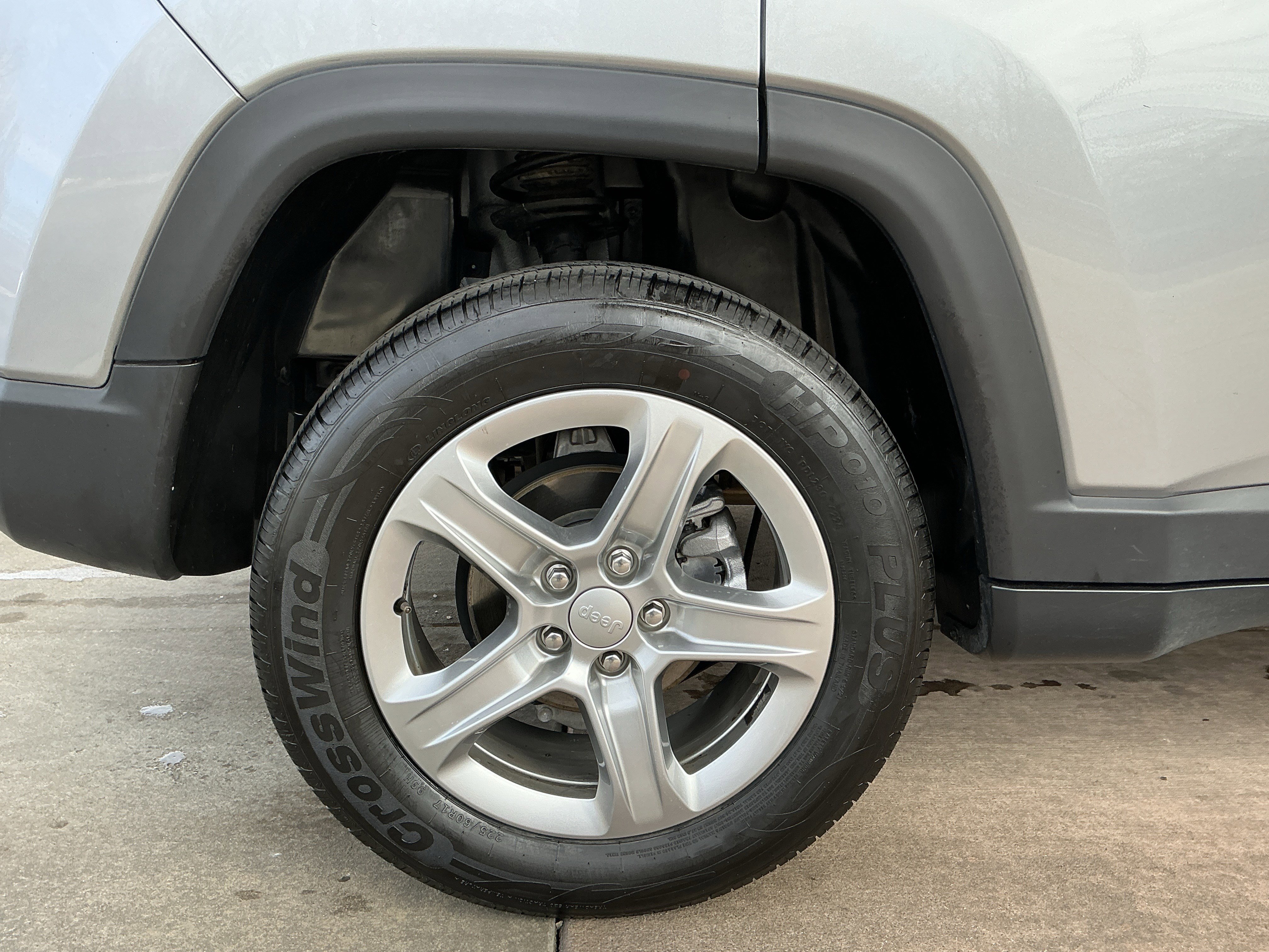 Used 2024 Jeep Compass Latitude w/ Altitude Special Edition image 29