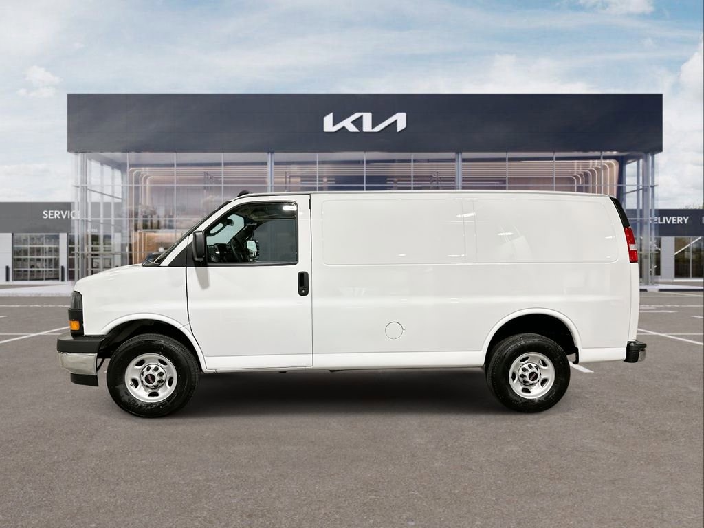 Used 2024 GMC Savana 2500 w/ Driver Convenience Package image 5