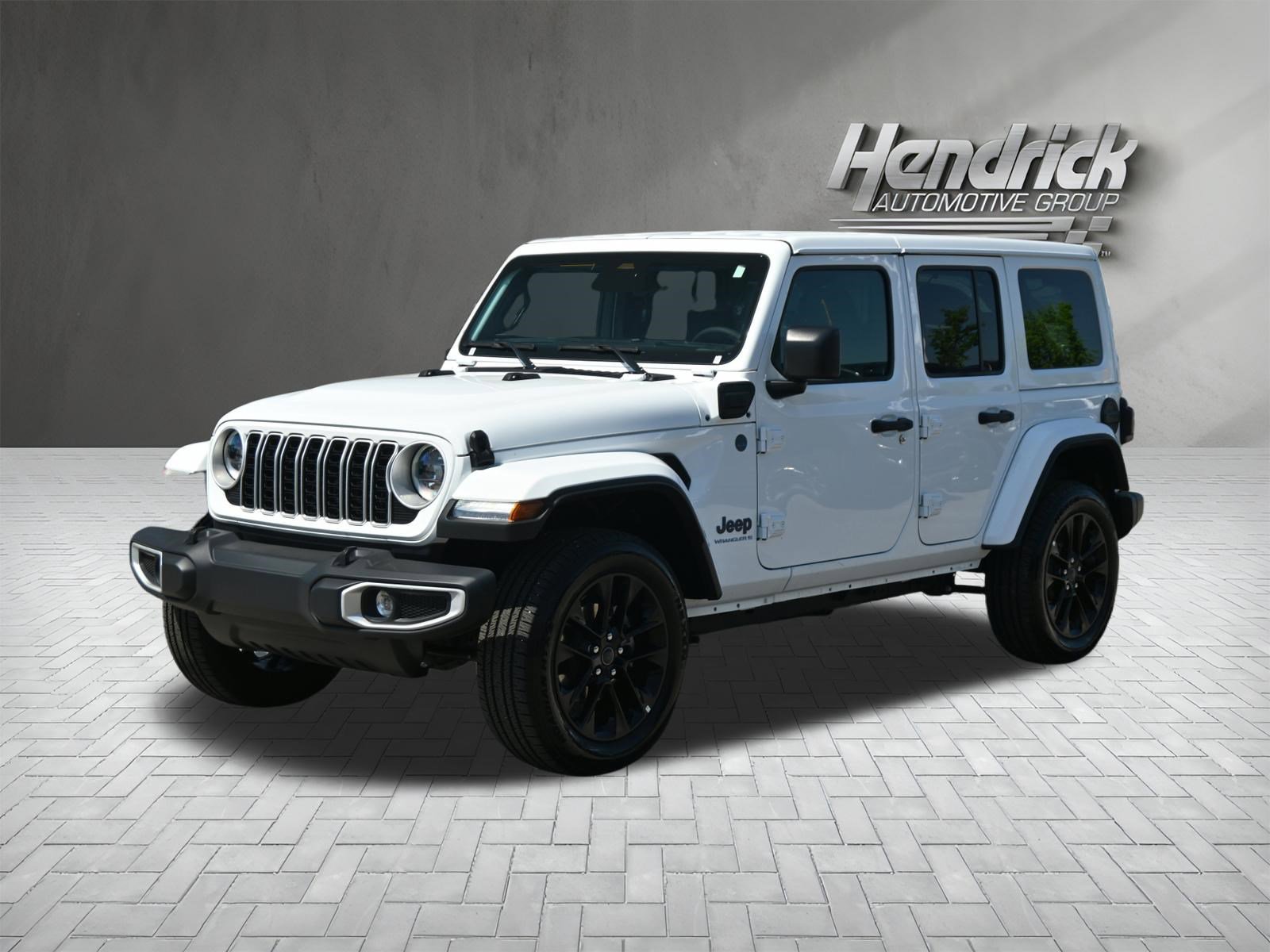 Used 2025 Jeep Wrangler Unlimited Sahara w/ Safety Group AWD/4WD image 5