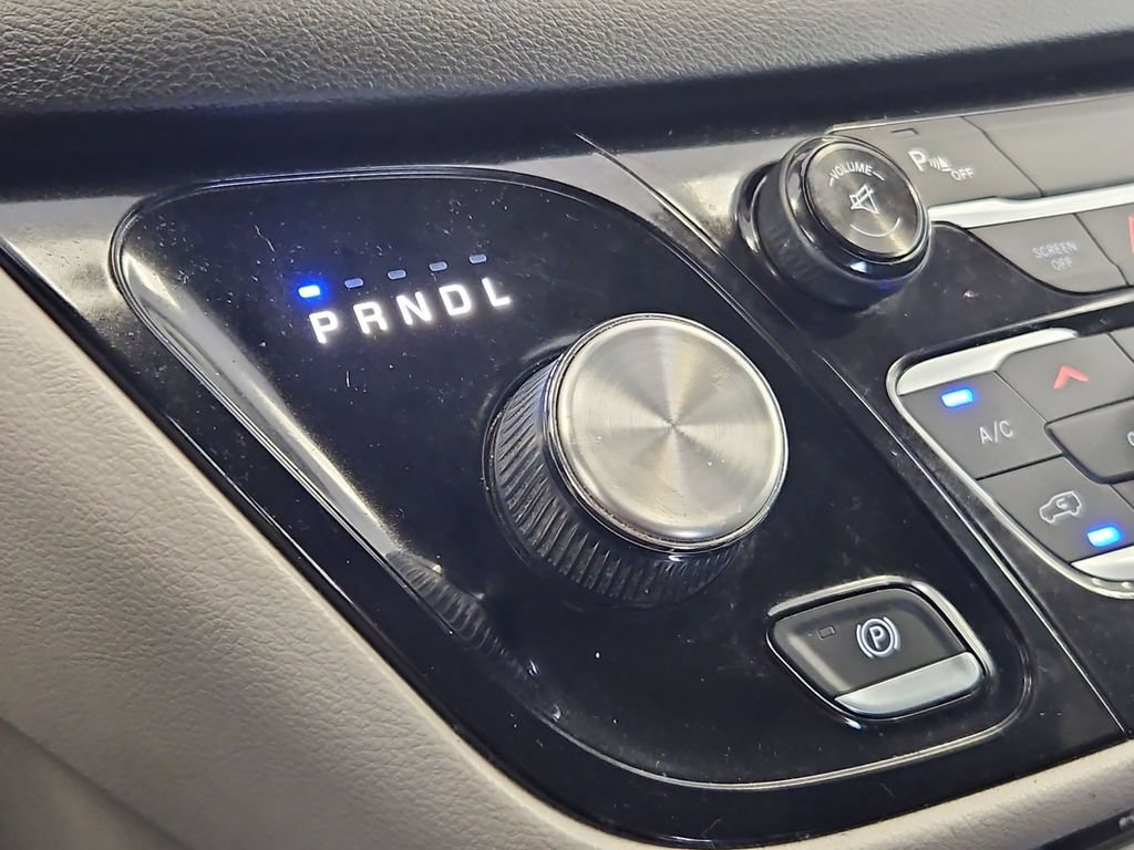 Used 2017 Chrysler Pacifica Touring-L FWD image 20