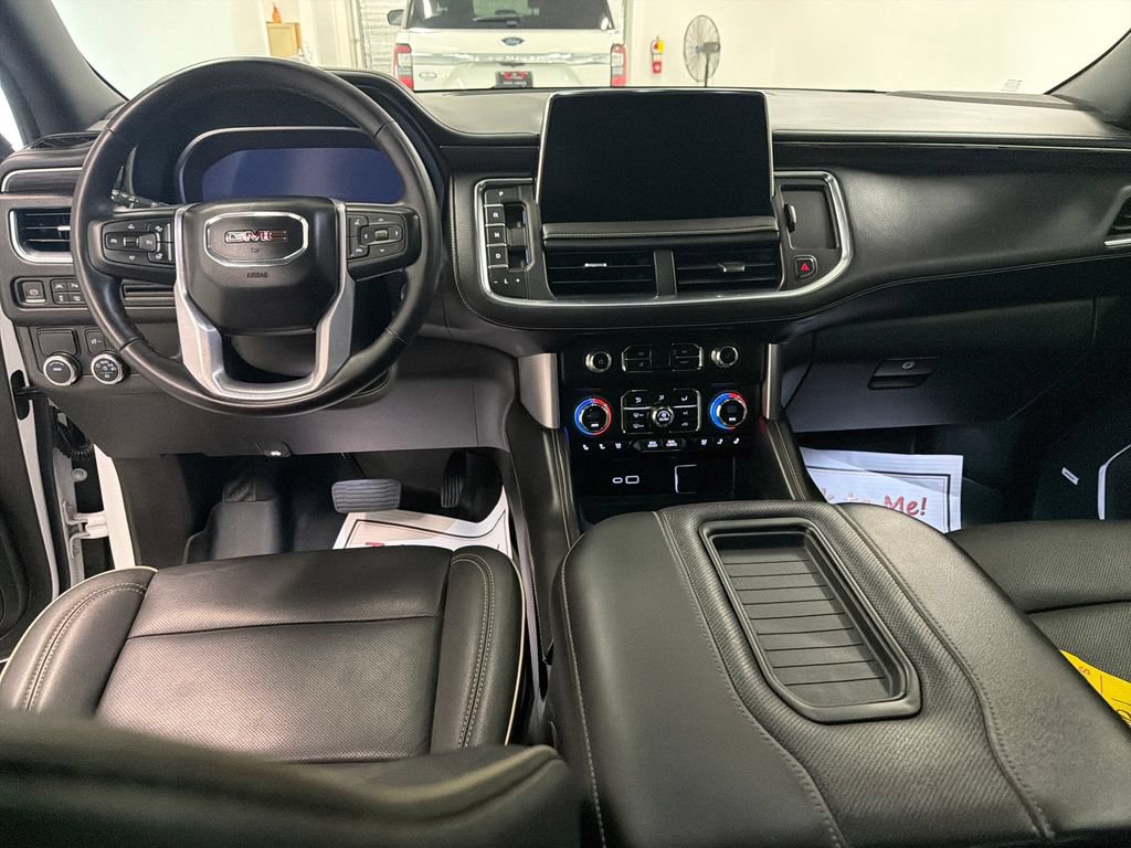 Used 2023 GMC Yukon SLT w/ SLT Luxury Package RWD image 16