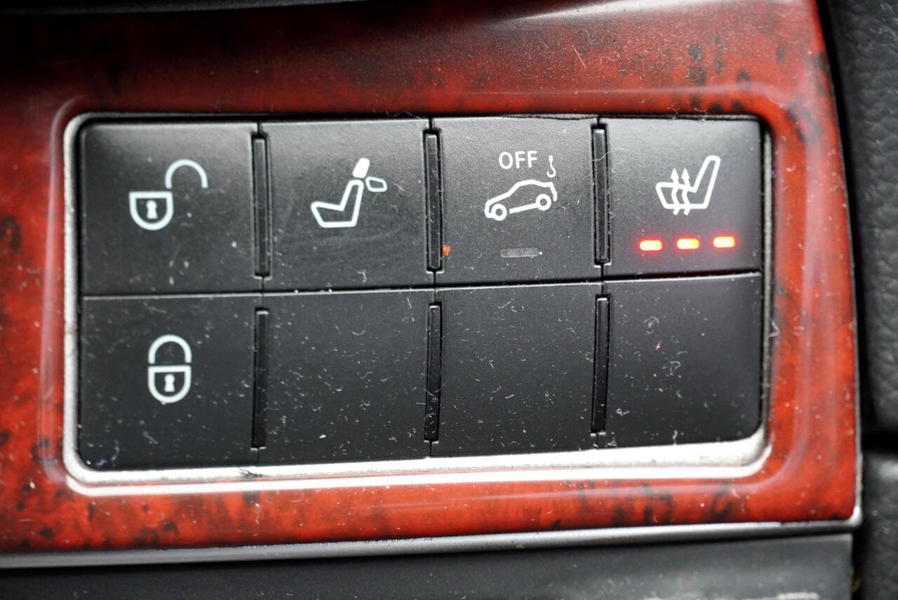 Used 2006 Mercedes-Benz CLK 55 AMG Cabriolet image 25