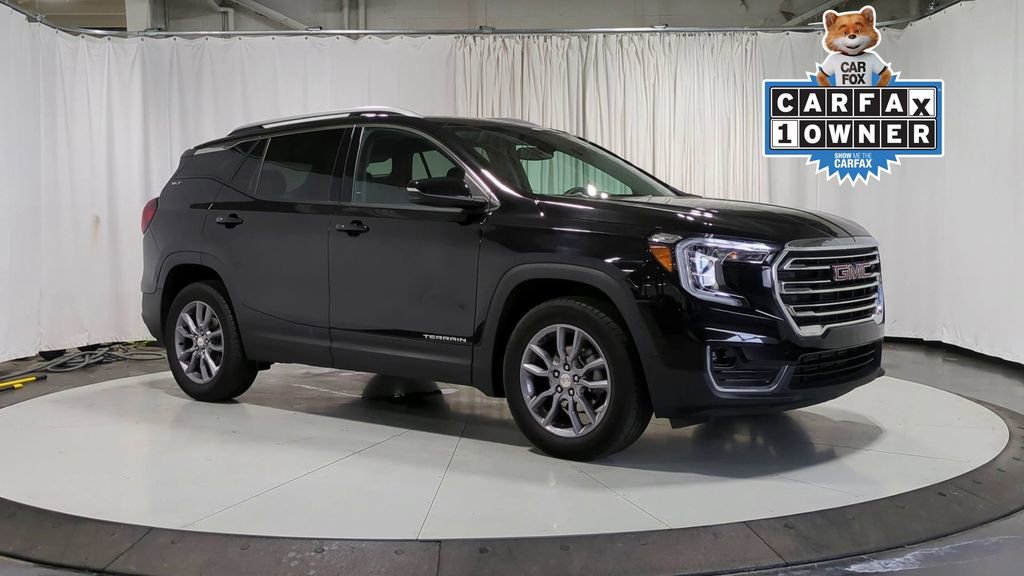 Used 2022 GMC Terrain SLT image 2