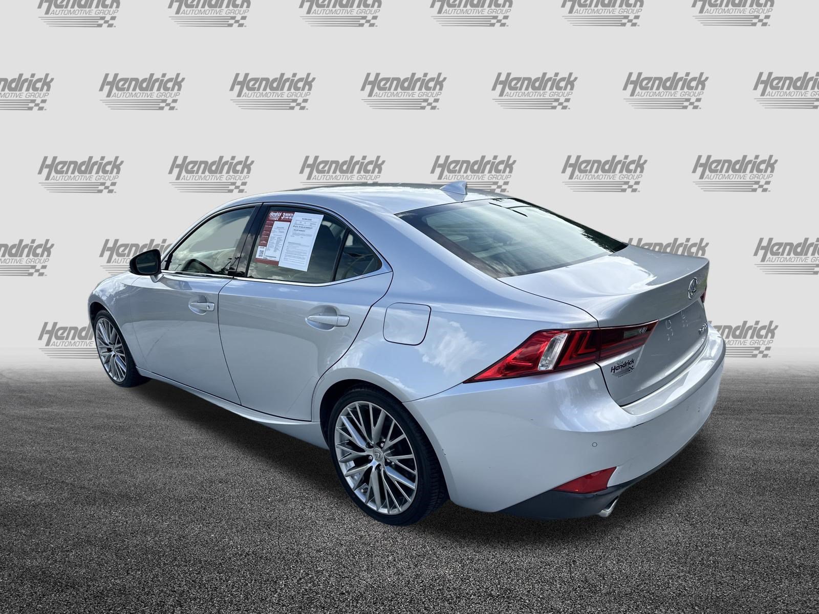 Used 2016 Lexus IS 200t w/ Premium Package RWD image 8