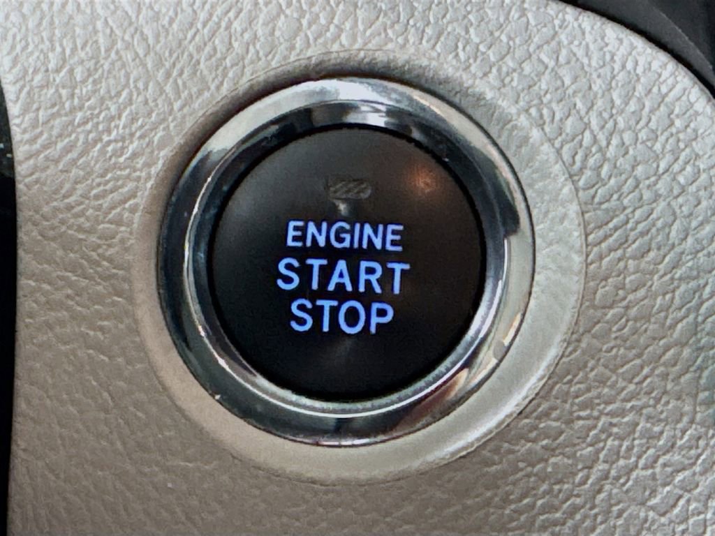 Used 2019 Toyota Sienna XLE image 31