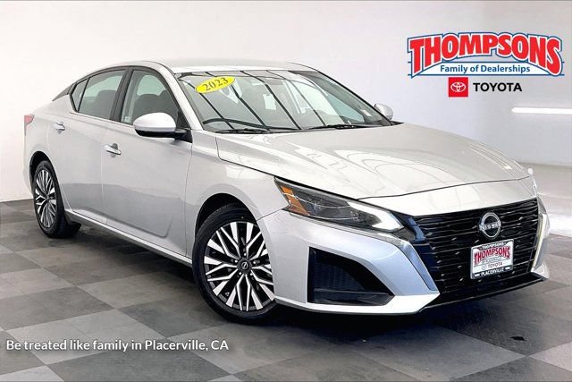 Used 2023 Nissan Altima 2.5 SV FWD image 1