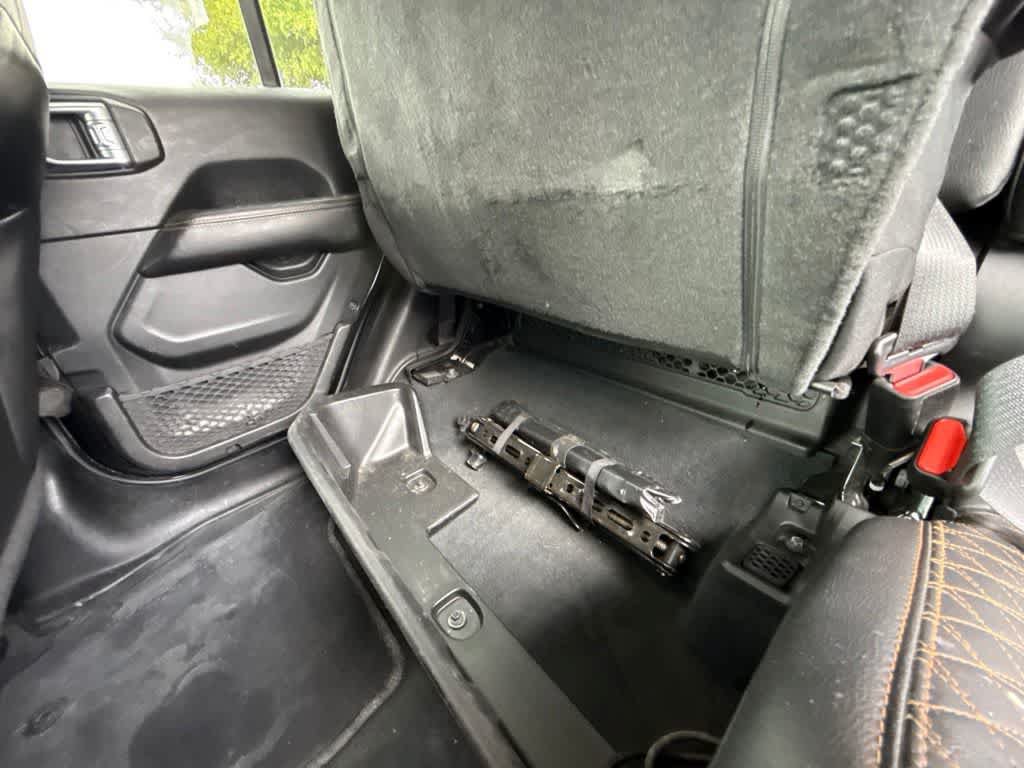 Used 2022 Jeep Gladiator Overland AWD/4WD image 16