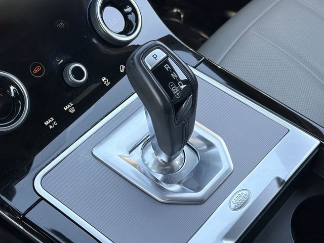 Used 2020 Land Rover Range Rover Evoque SE image 16