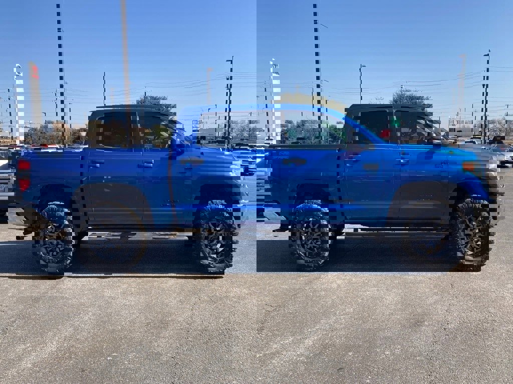 Used 2017 Toyota Tundra SR5 image 4