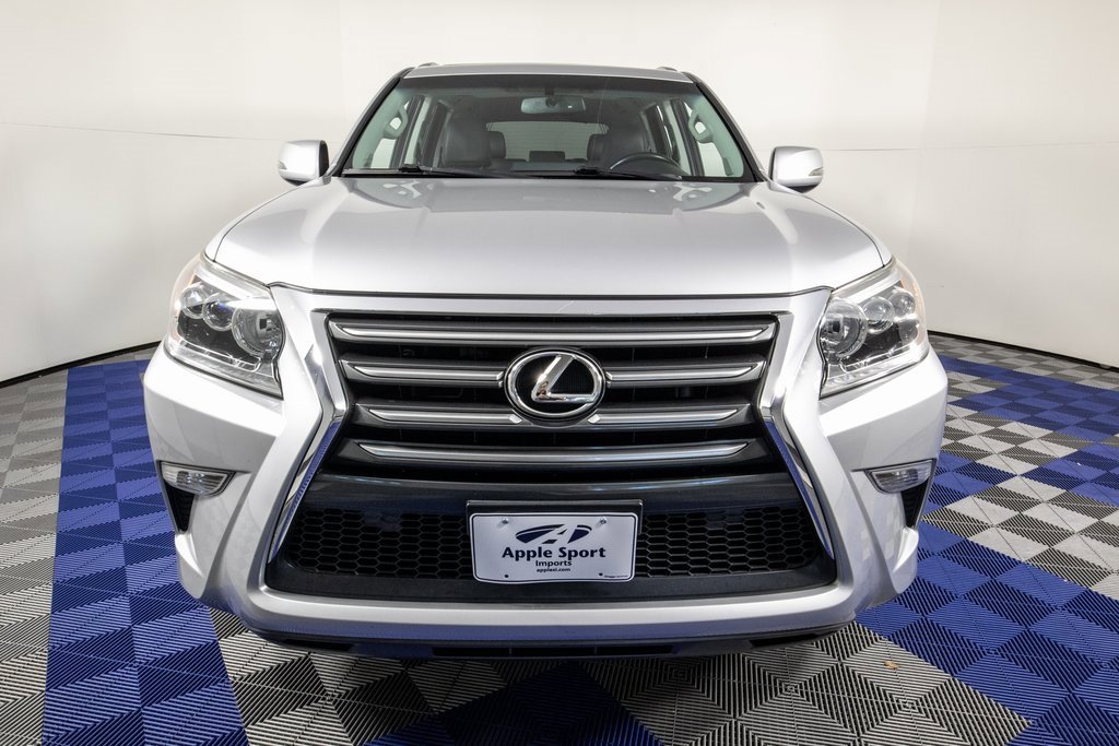 Used 2018 Lexus GX 460 w/ Navigation Package image 2