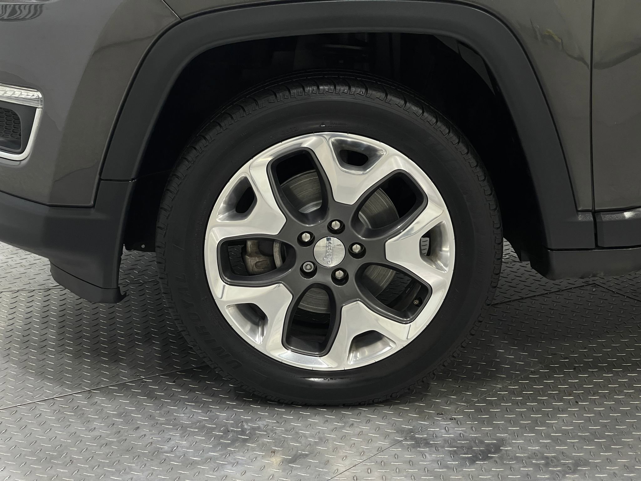 Used 2018 Jeep Compass Limited image 34