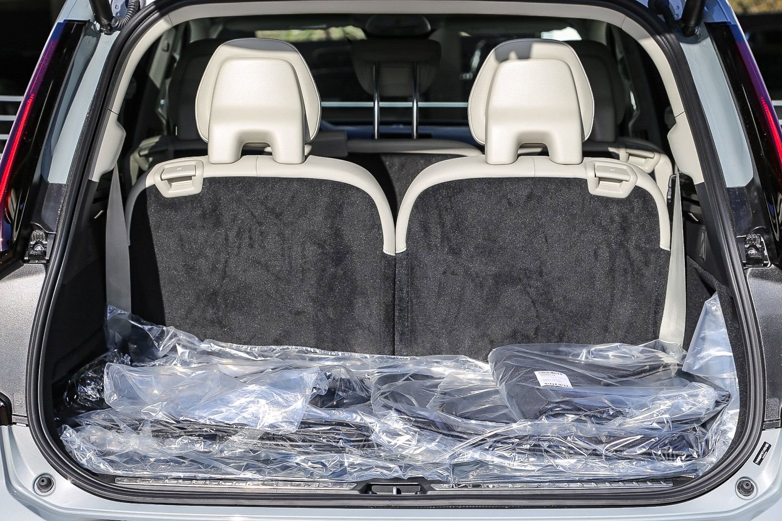 New 2026 Volvo XC90 T8 Ultra w/ Protection Package Premier image 25