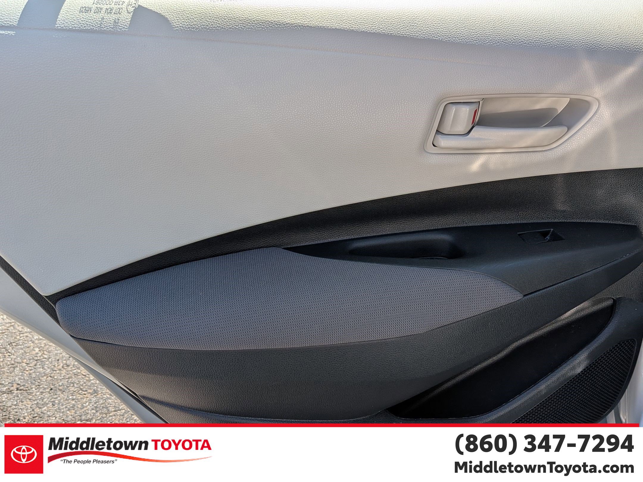 Used 2023 Toyota Corolla LE image 29