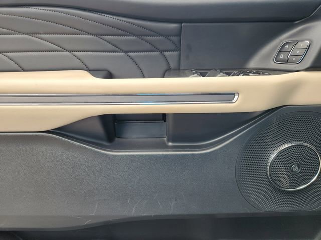 Used 2024 Ford Expedition Platinum image 20
