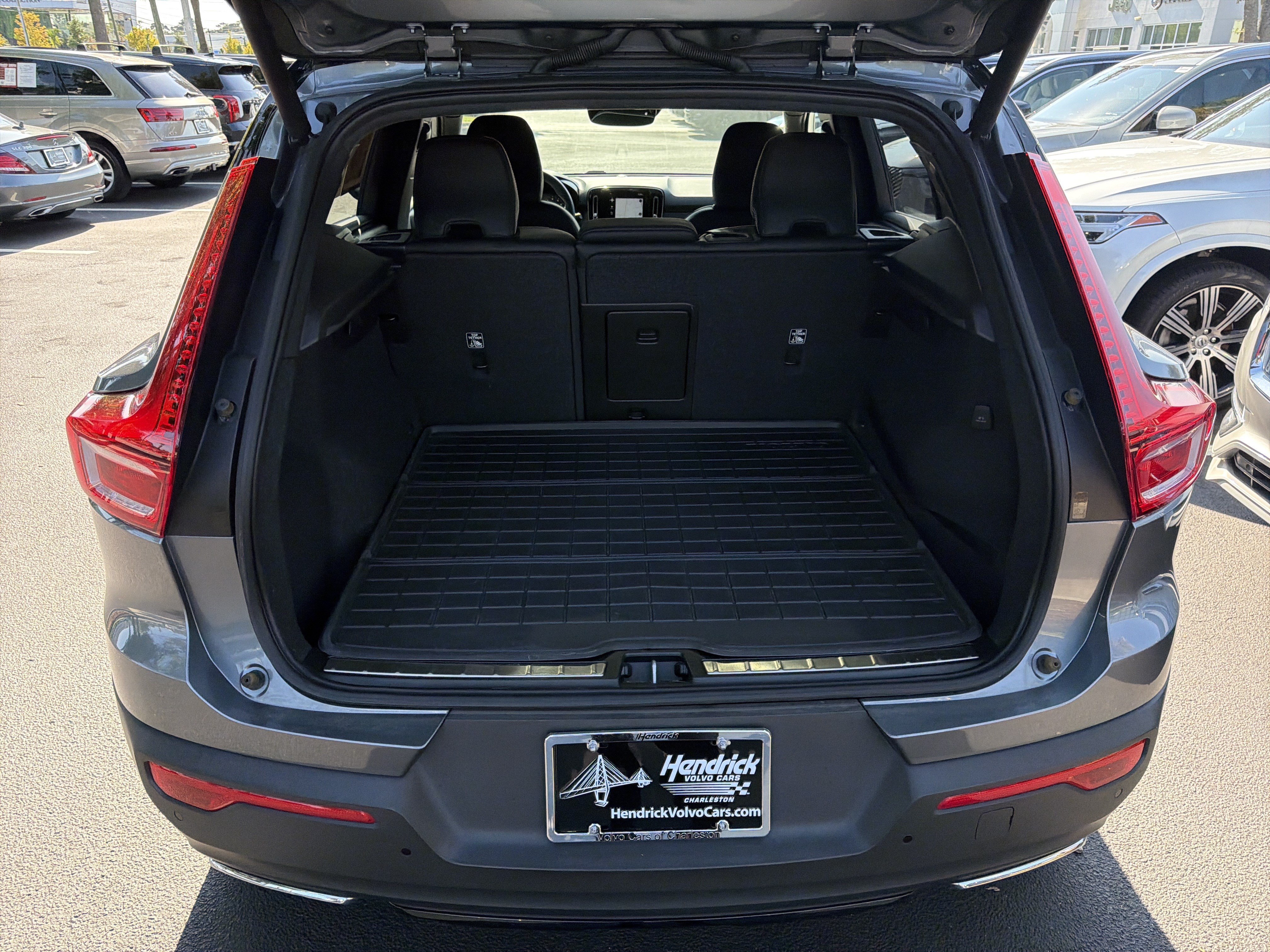 Used 2019 Volvo XC40 T5 R-Design AWD/4WD image 34