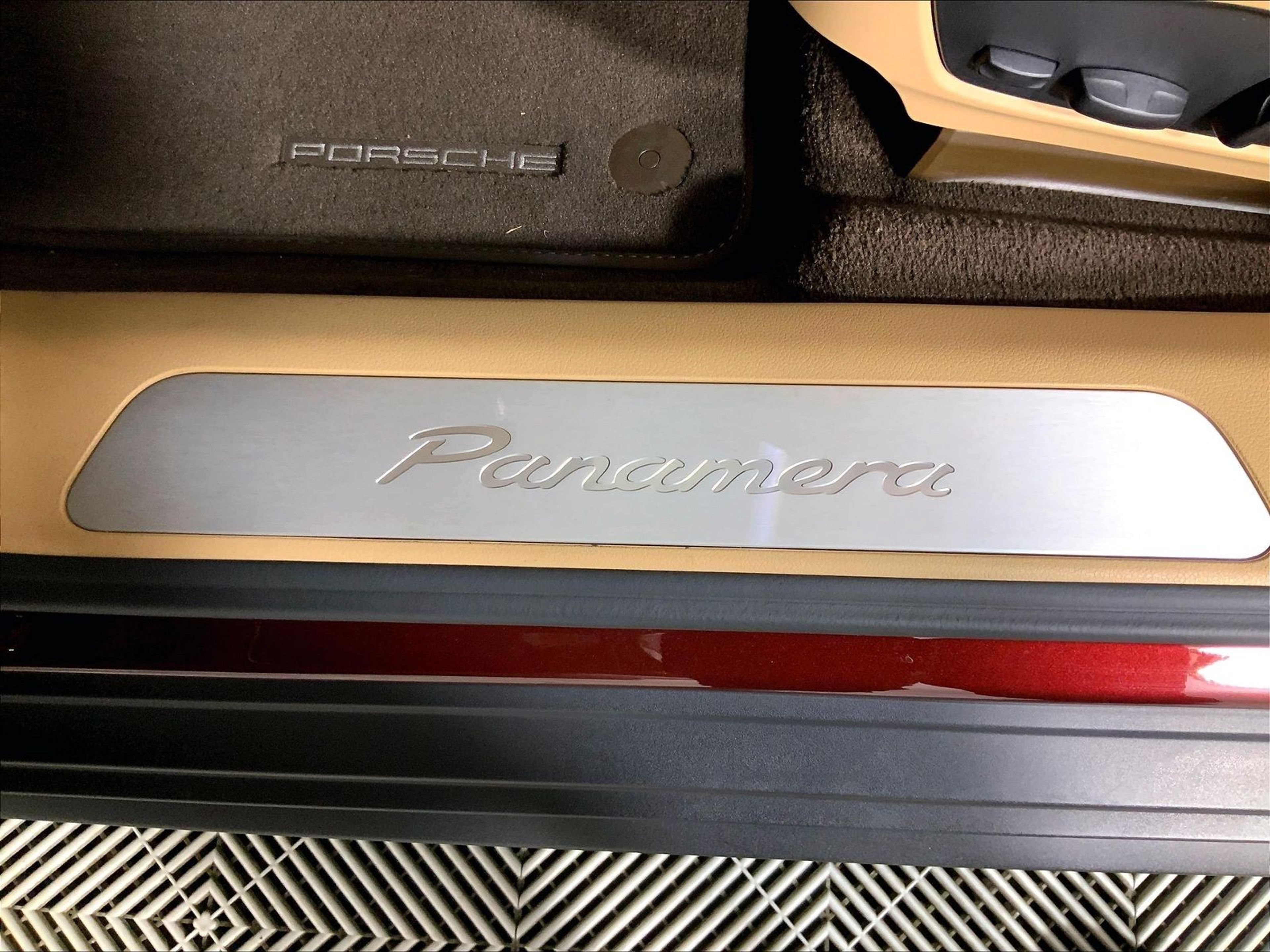Certified 2022 Porsche Panamera RWD image 23