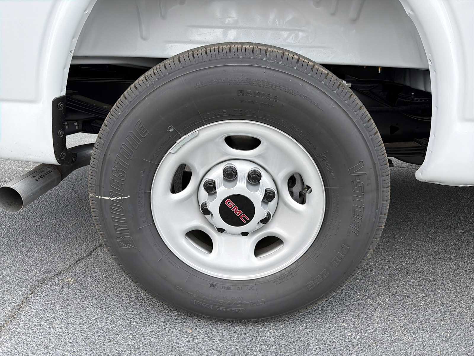 New 2025 GMC Savana 2500 w/ Driver Convenience Package image 17