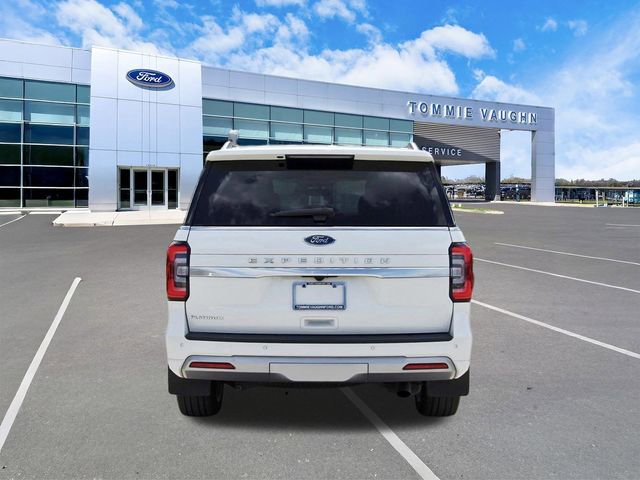 Used 2024 Ford Expedition Platinum RWD image 3
