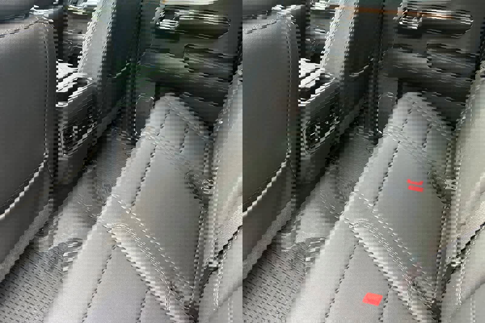 Used 2024 Chevrolet Silverado 1500 LT Trail Boss w/ Convenience Package II image 4