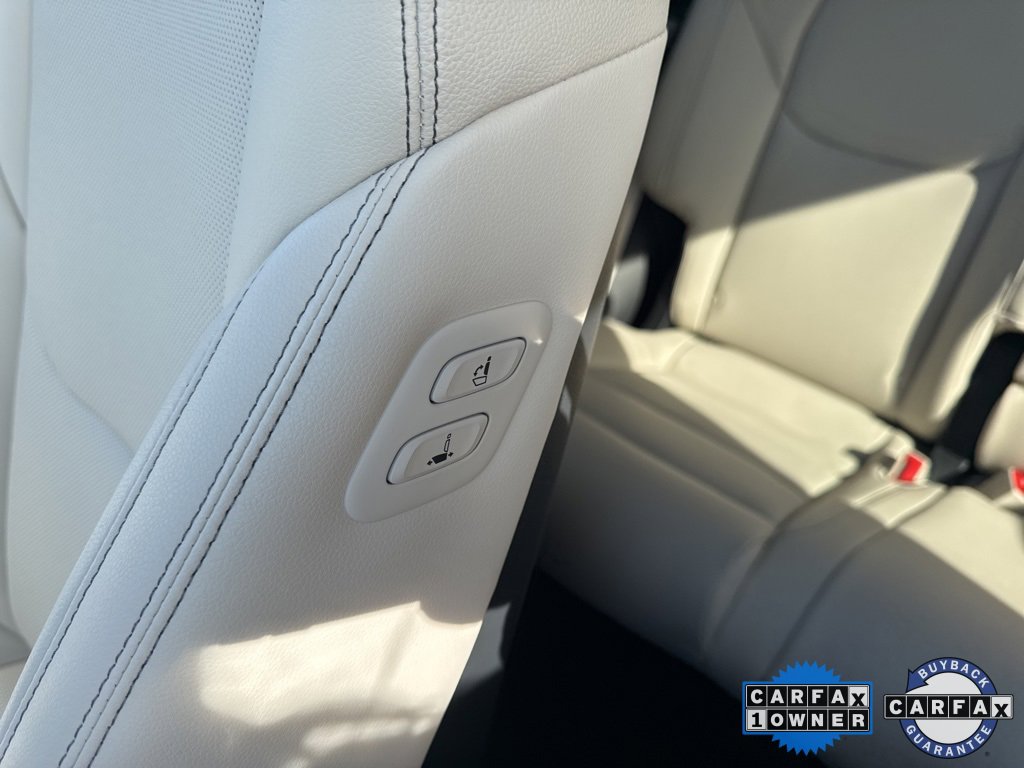 Used 2025 Genesis GV70 2.5T w/ Select Package image 36