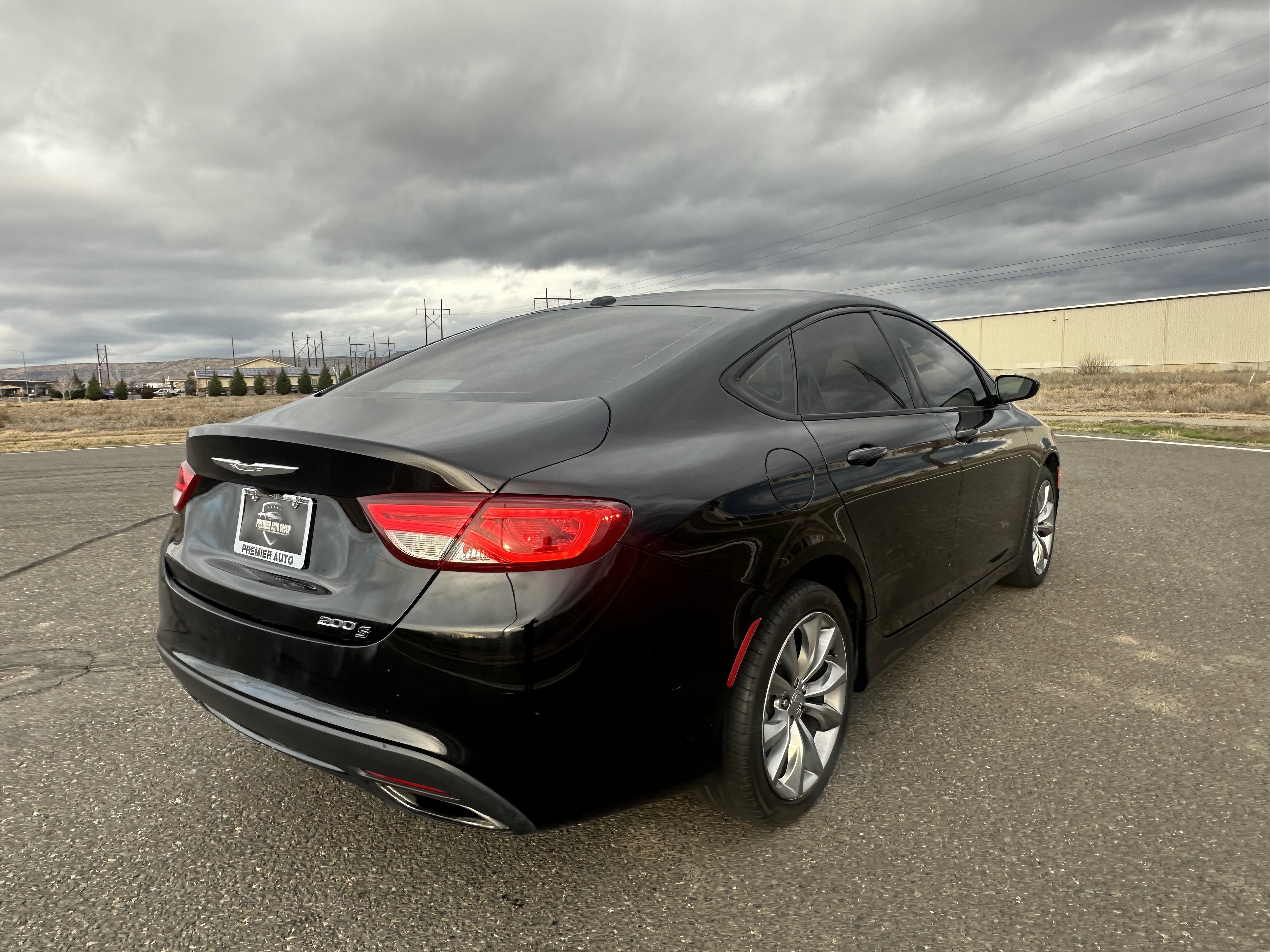 Used 2016 Chrysler 200 S FWD image 6