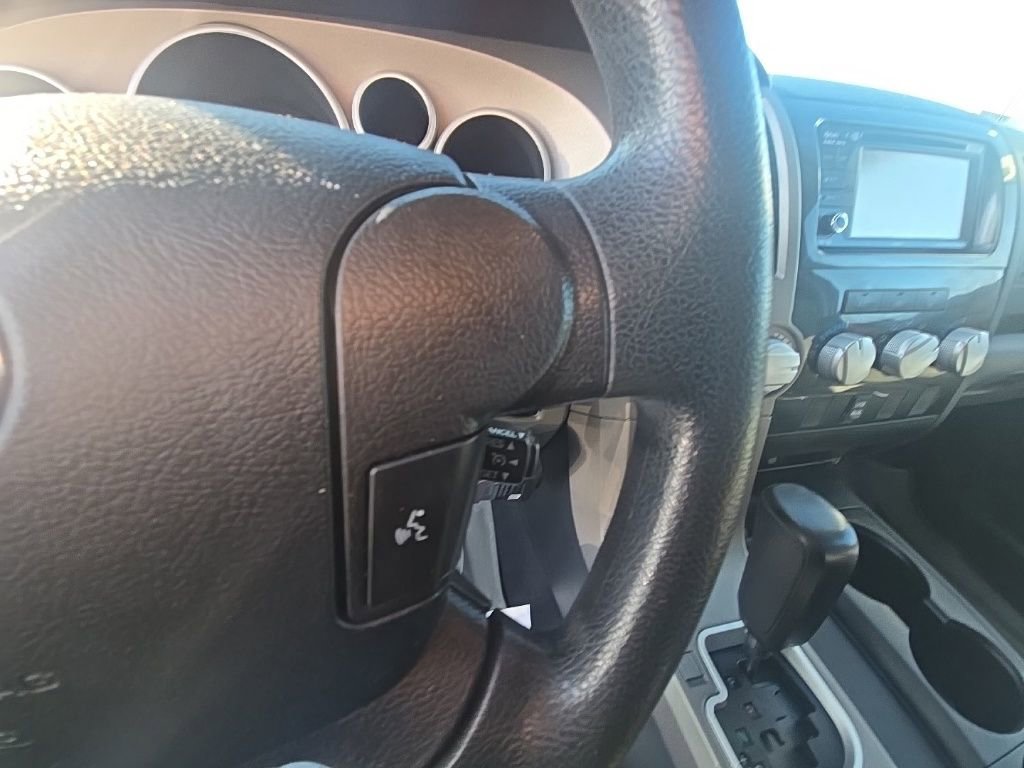 Used 2012 Toyota Tundra 4x4 CrewMax w/ Tow Pkg image 18
