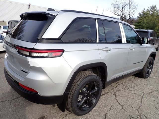 New 2025 Jeep Grand Cherokee Limited w/ Black Appearance Package image 7