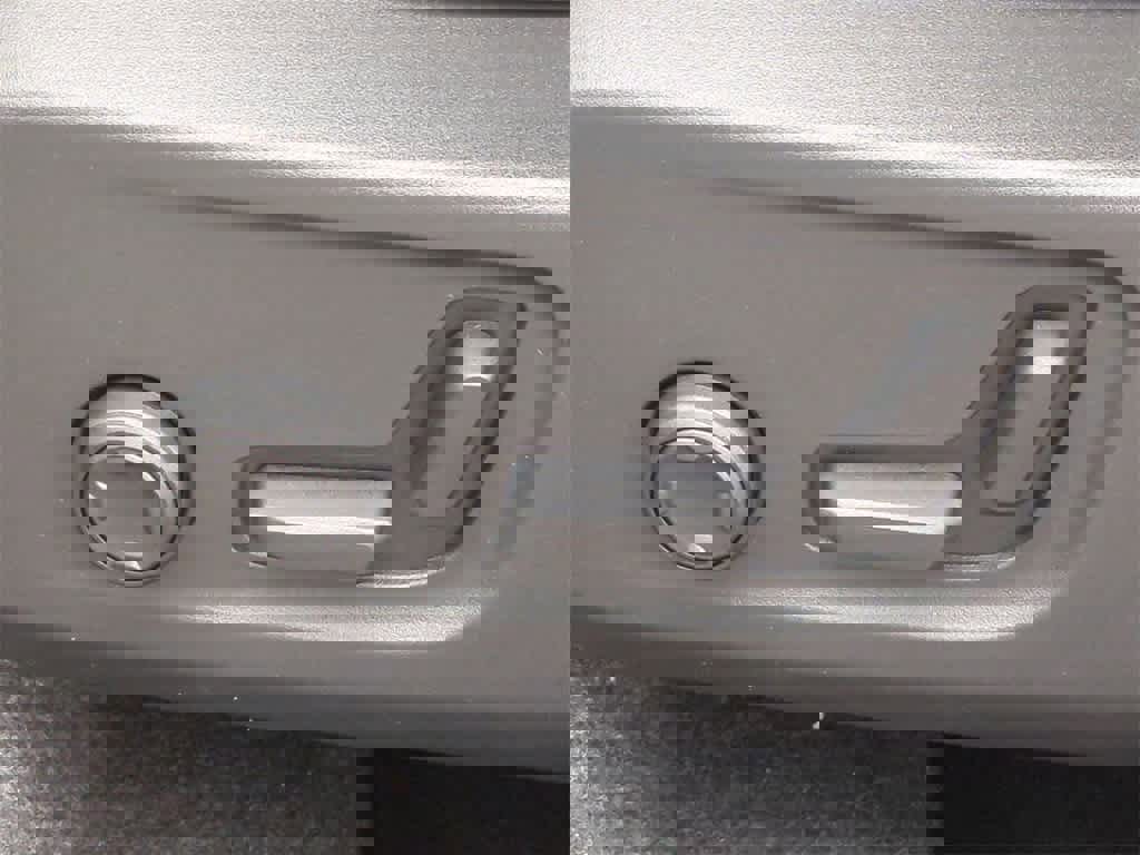 New 2026 Volvo XC40 B5 Ultra w/ Protection Package Premier image 16