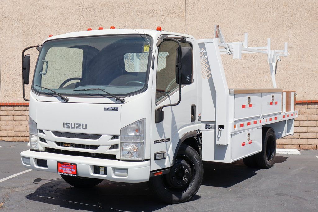 Used 2019 Isuzu NPR RWD image 4