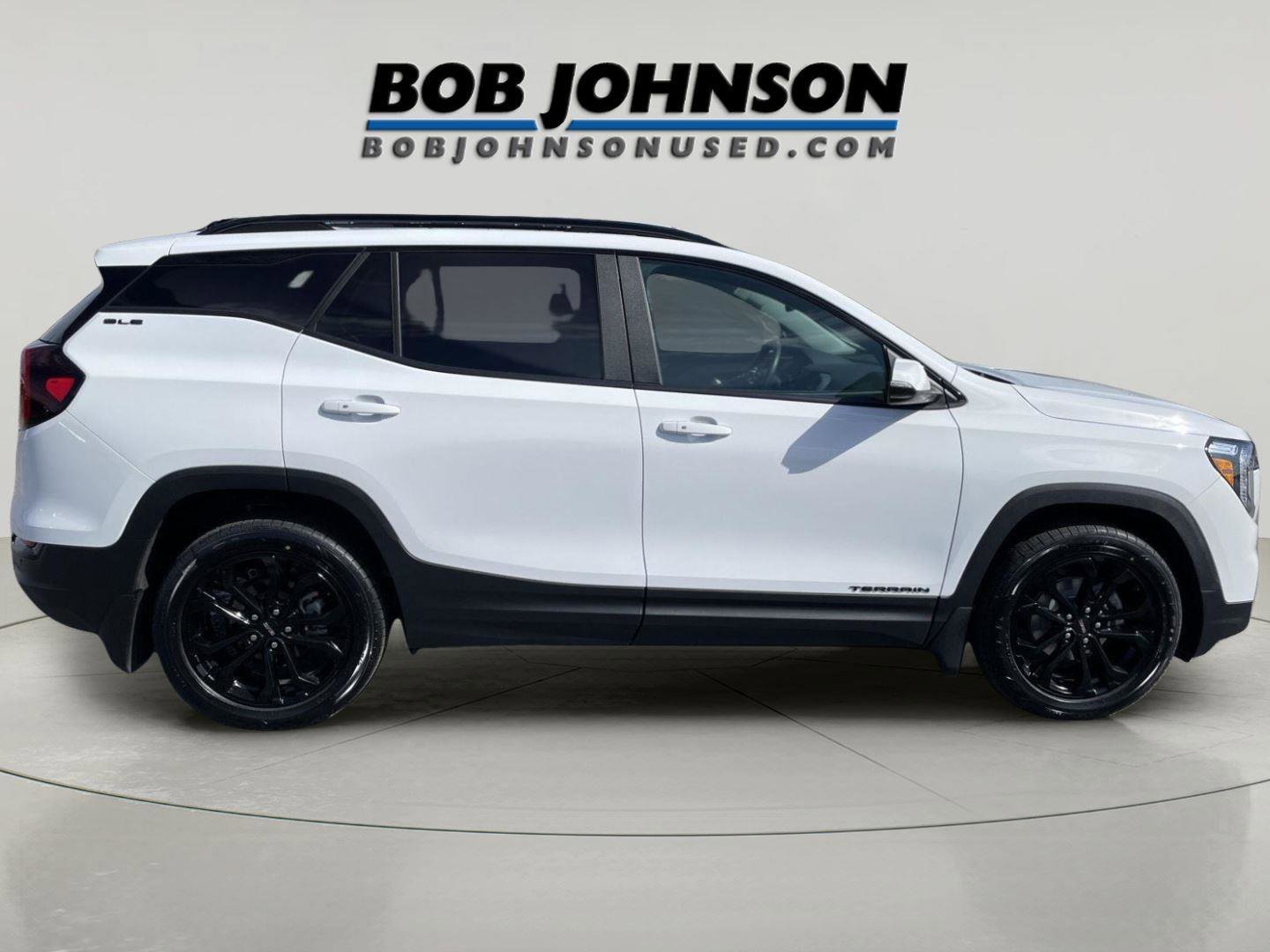 Used 2022 GMC Terrain SLE w/ Driver Convenience Package AWD/4WD image 2