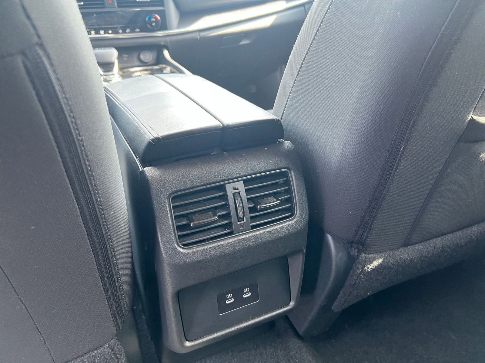 Used 2025 Nissan Rogue SV image 24