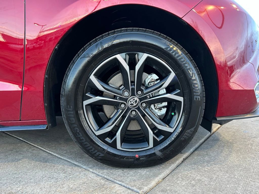 Used 2026 Toyota Sienna Platinum image 29