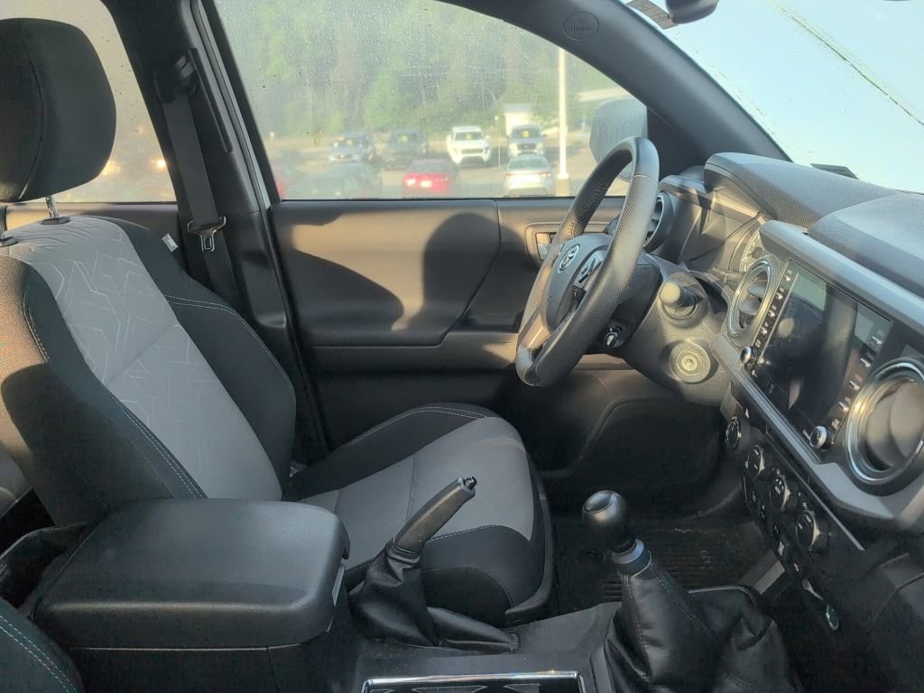 Used 2022 Toyota Tacoma TRD Sport w/ Technology Package AWD/4WD image 34