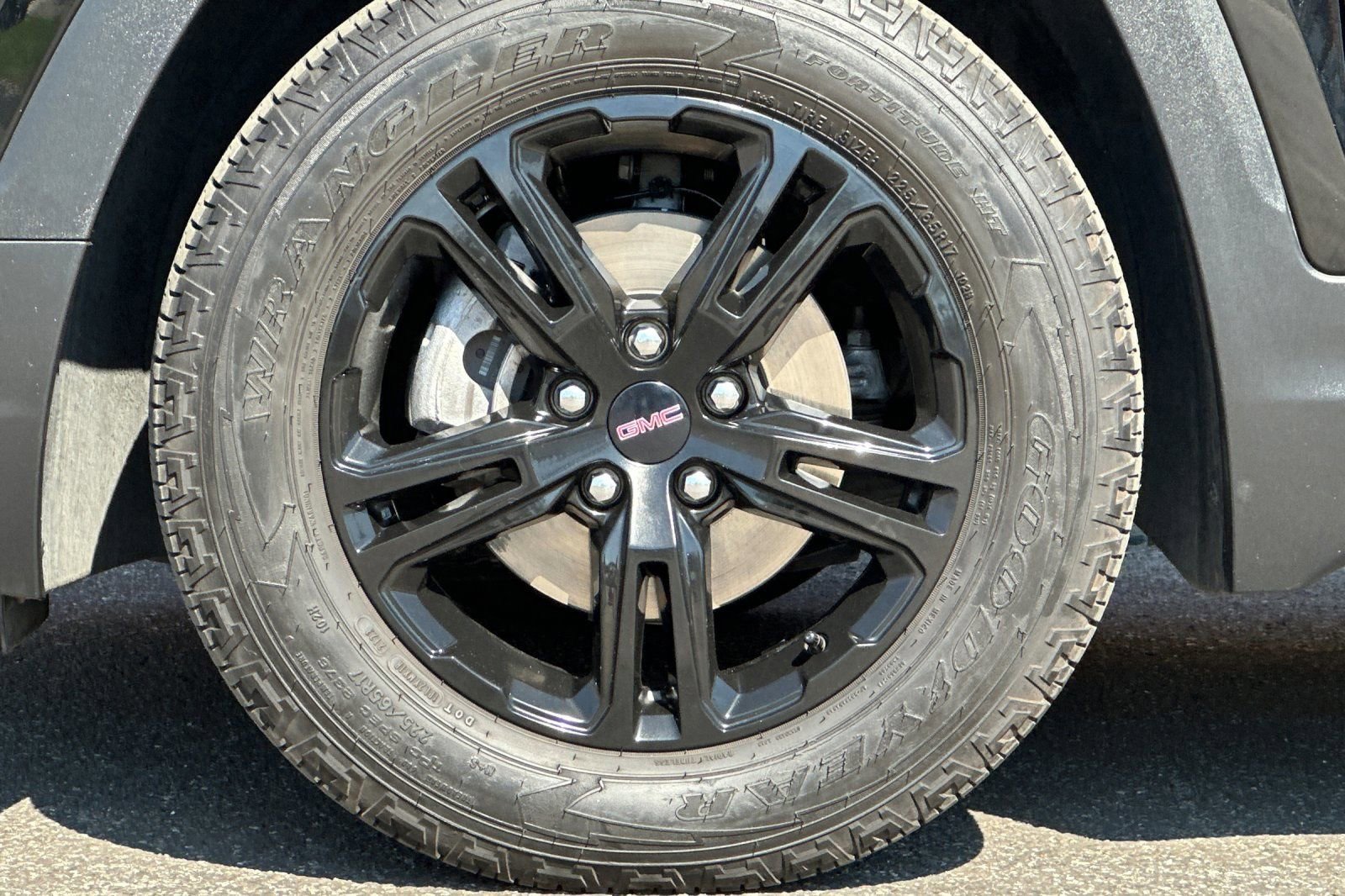 Used 2024 GMC Terrain AT4 w/ Infotainment Package II image 30