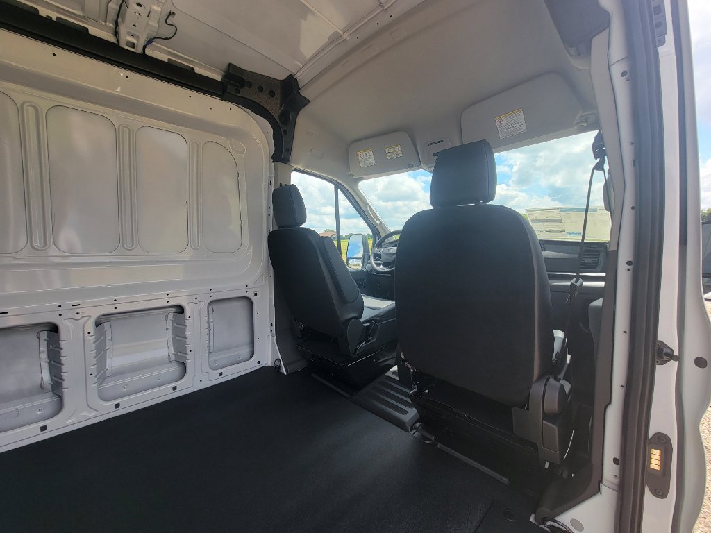New 2025 Ford Transit 250 148 Medium Roof image 29