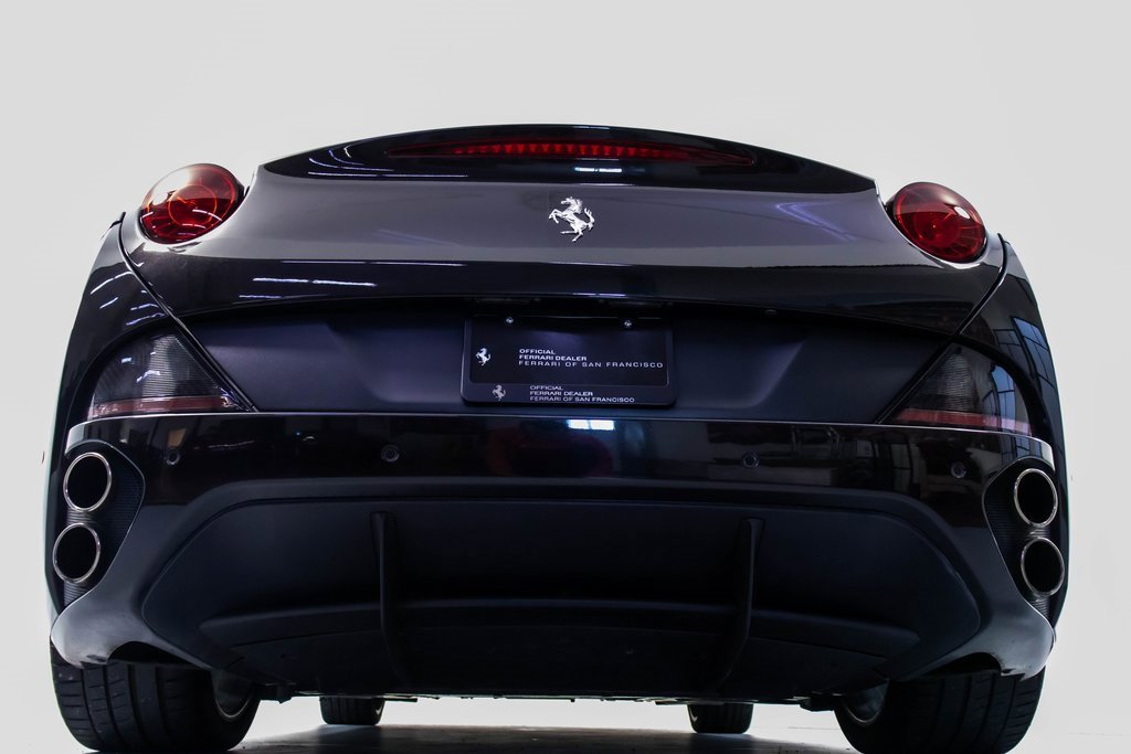 Used 2014 Ferrari California image 22