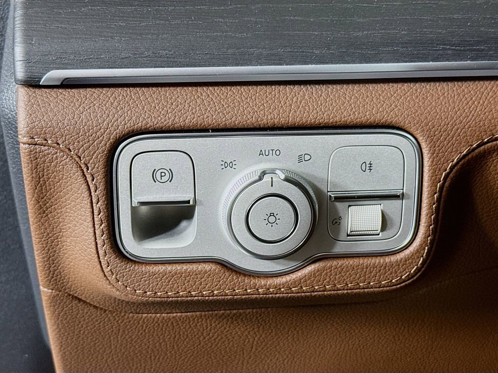 Used 2024 Mercedes-Benz GLE 350 4MATIC image 10