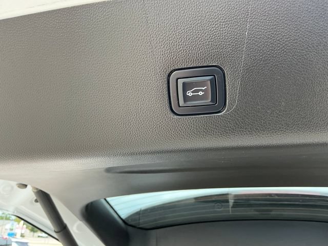 Certified 2022 Chevrolet Traverse Premier w/ LPO, 'HIT The Road' Package AWD/4WD image 19