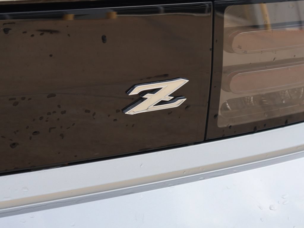Used 2025 Nissan Z NISMO w/ Floor Mat Package RWD image 25