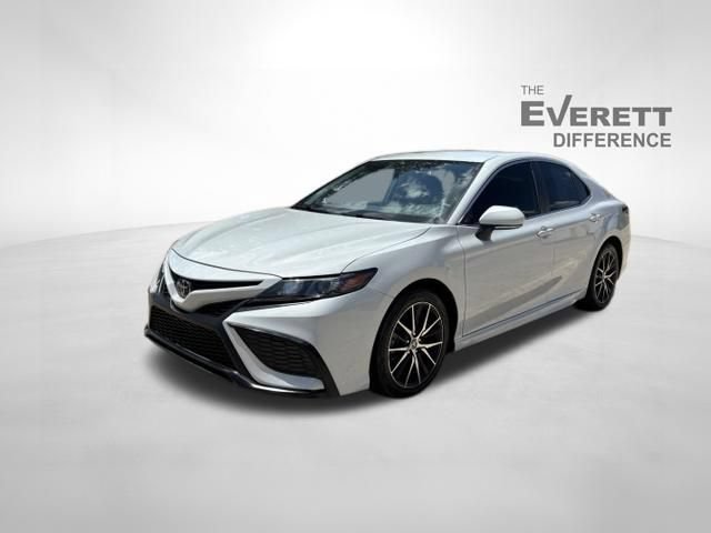 Used 2023 Toyota Camry SE FWD image 3